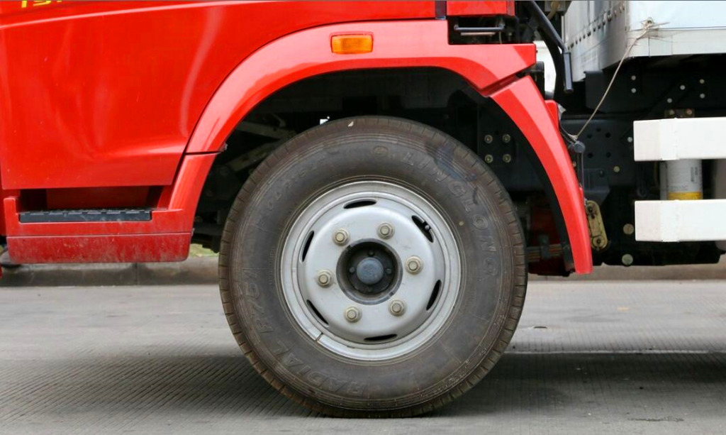 中国重汽HOWO 统帅 129马力 4.2米单排厢式轻卡10