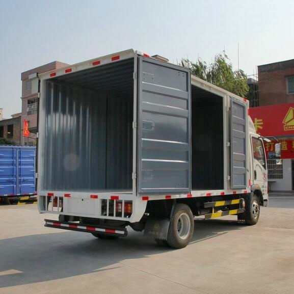 中国重汽HOWO 统帅 129马力 4.2米单排厢式轻卡蓝色11