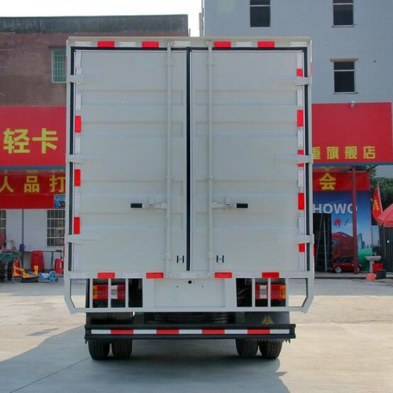 中国重汽HOWO 统帅 129马力 4.2米单排厢式轻卡蓝色6