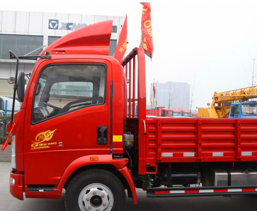 中国重汽HOWO 统帅 141马力 4.2米单排栏板轻卡4